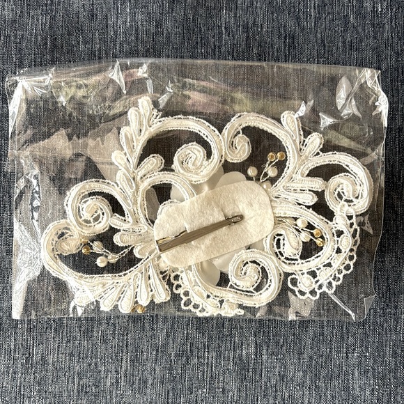 Bridal hair clip - Picture 2 of 5